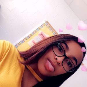 Meet your Posher, Yanna